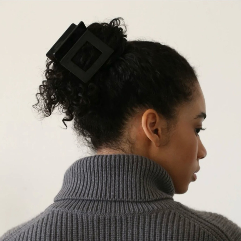 🖤 Kov Essentials Soul Clip Black Large